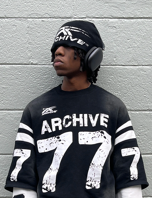 ARCHIVE DISTRESSTED LOGO BEANIE BLACK