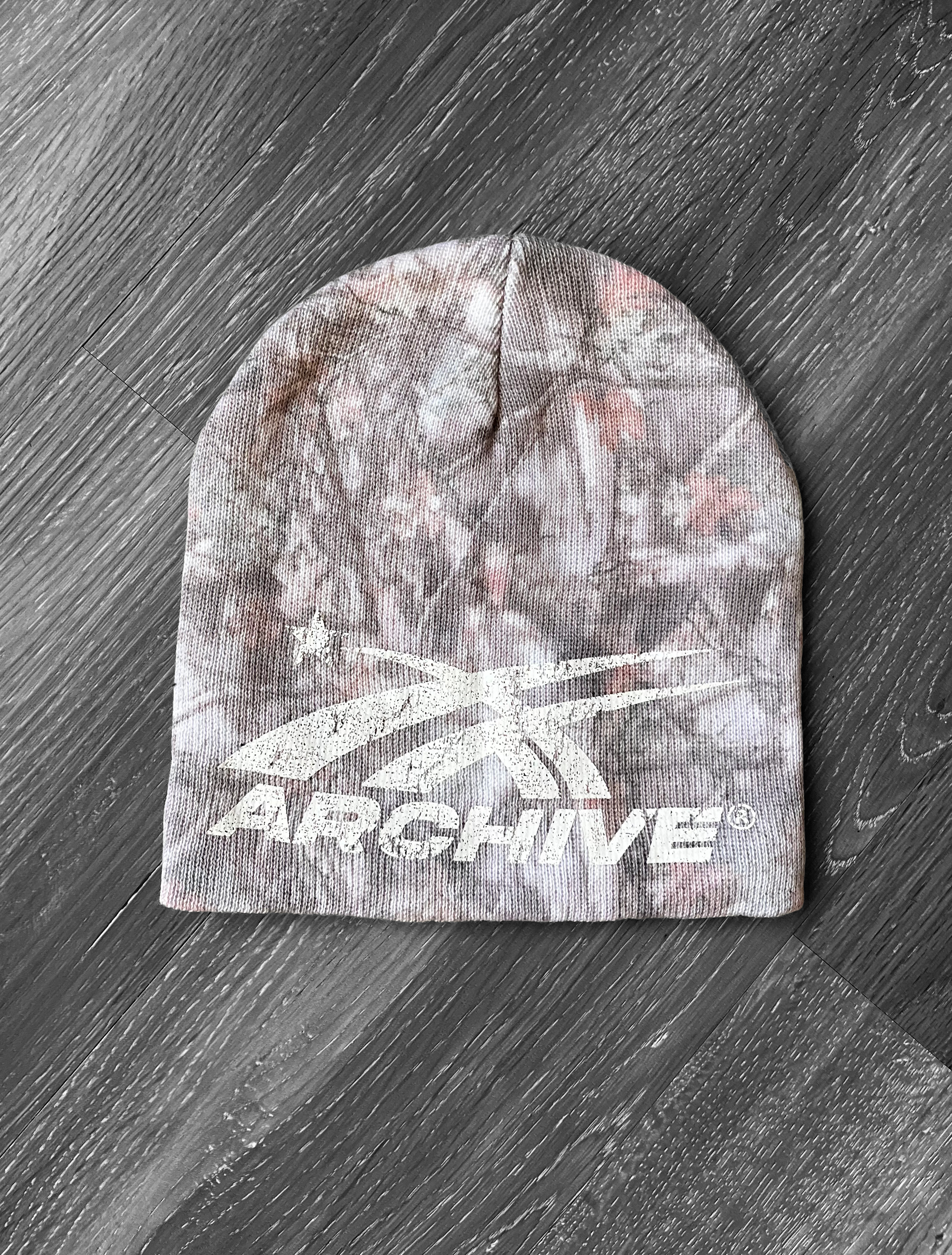 ARCHIVE DISTRESSTED LOGO BEANIE CAMO