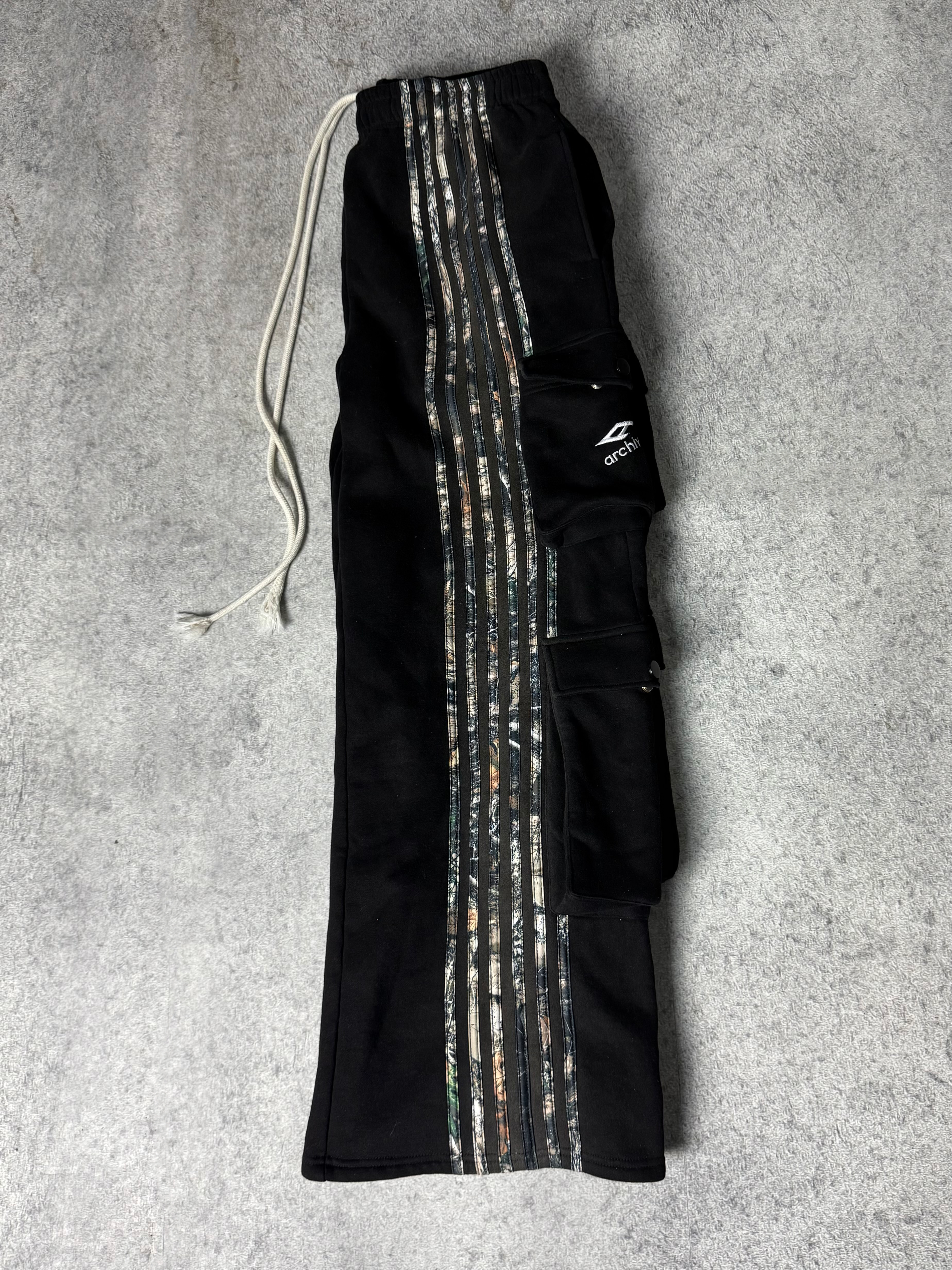 ARCHIVE HUNTER CARGO STRIPE SWEATPANTS CAMO - BLACK