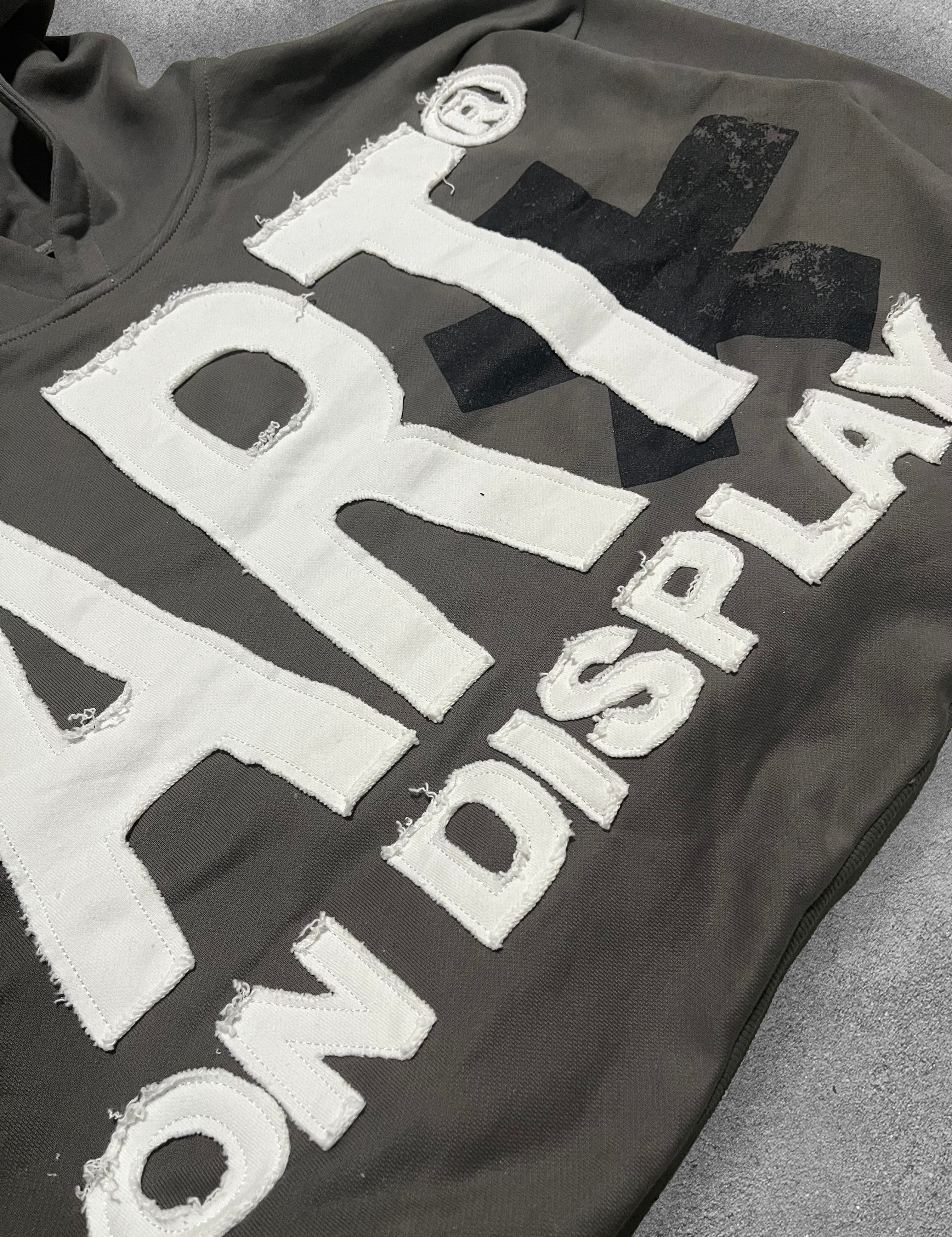 'ART ON DISPLAY' HEAVYWEIGHT HOODIE