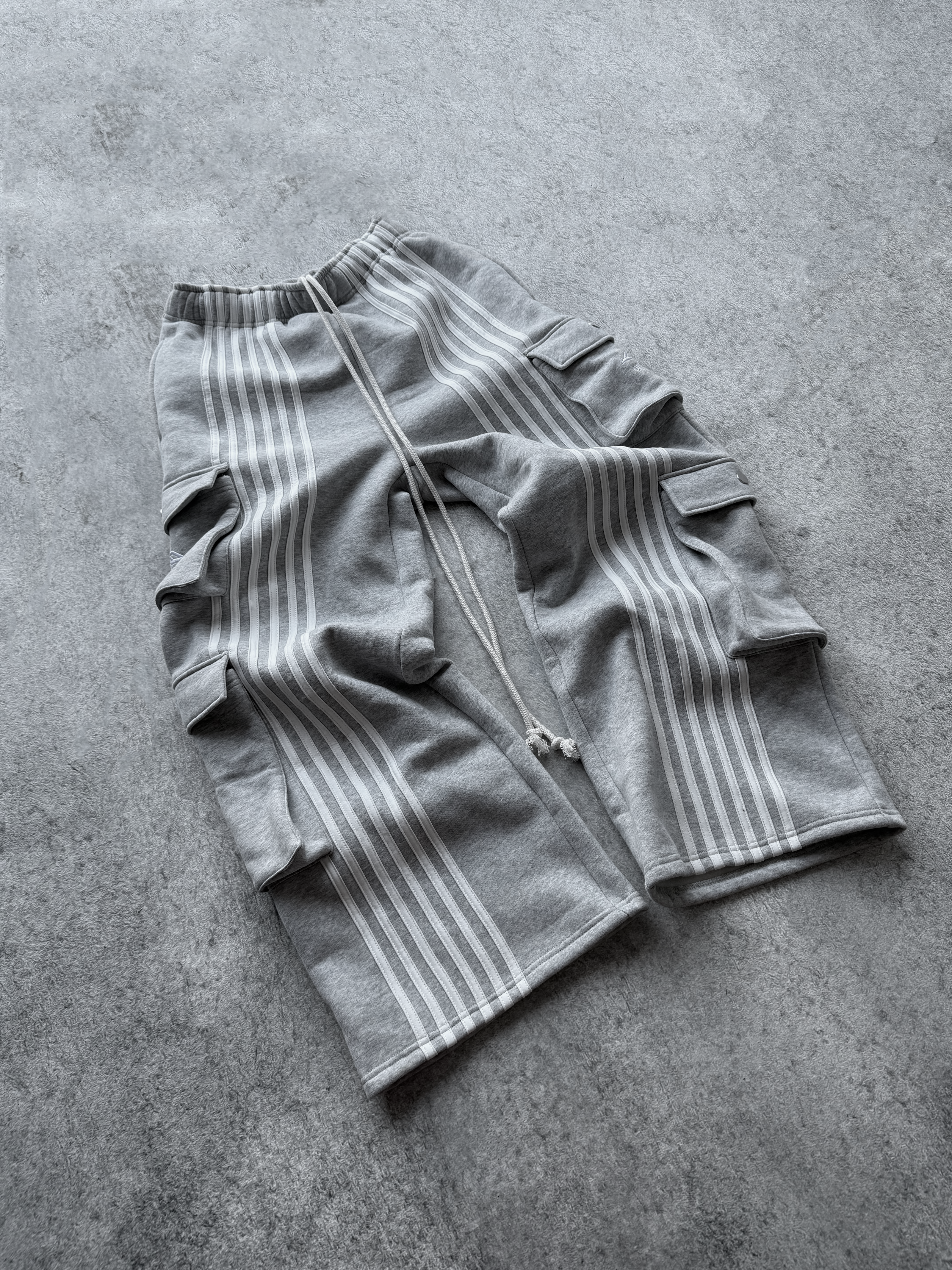 ARCHIVE CARGO STRIPE SWEATPANTS - GRAY