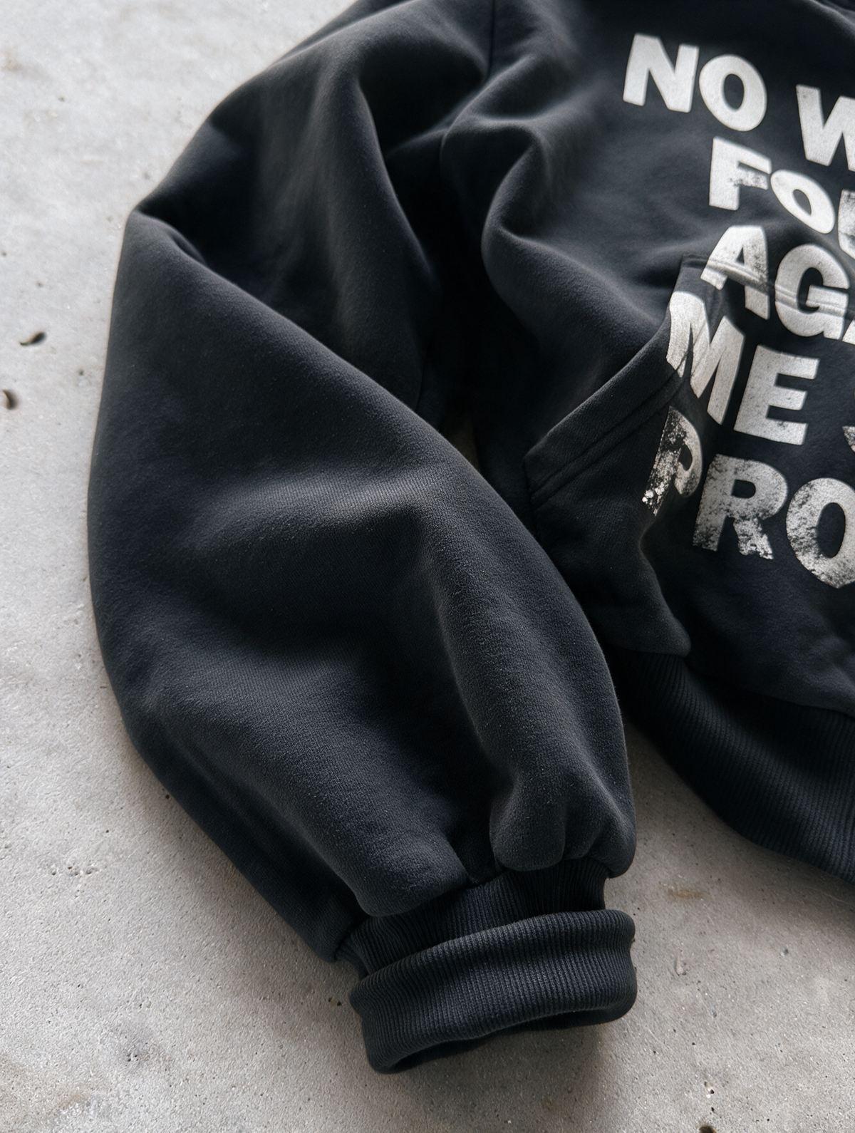 'NO WEAPON FORMED' HEAVYWEIGHT BOXY ZIPUP HOODIE — Black — additional product view