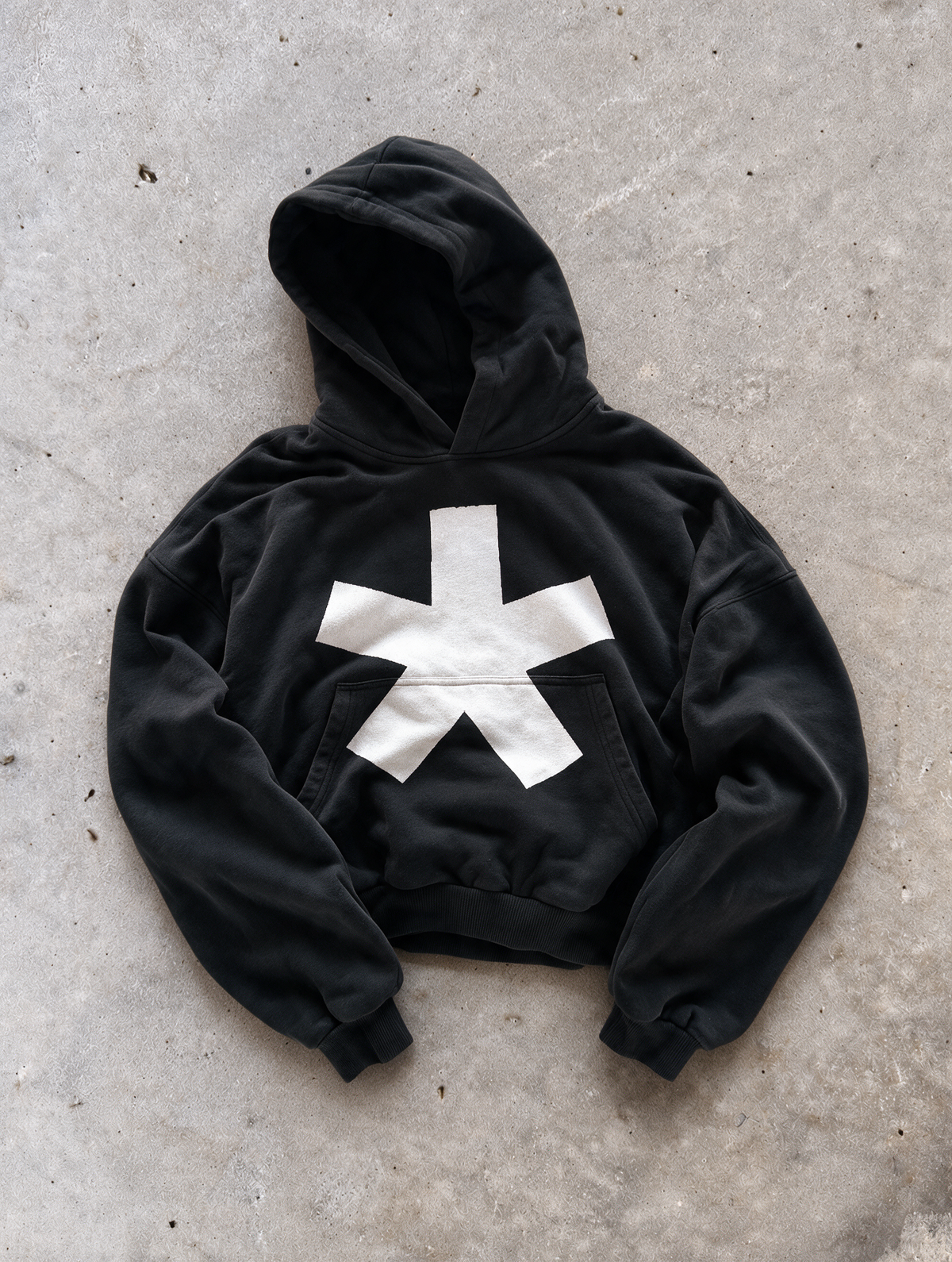 'ASTERIX' 500G HEAVYWEIGHT HOODIE — Black — additional product view