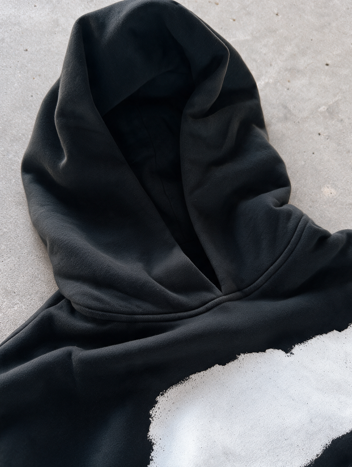 'ALTER-EGO' 500G HEAVYWEIGHT HOODIE — Black — additional product view