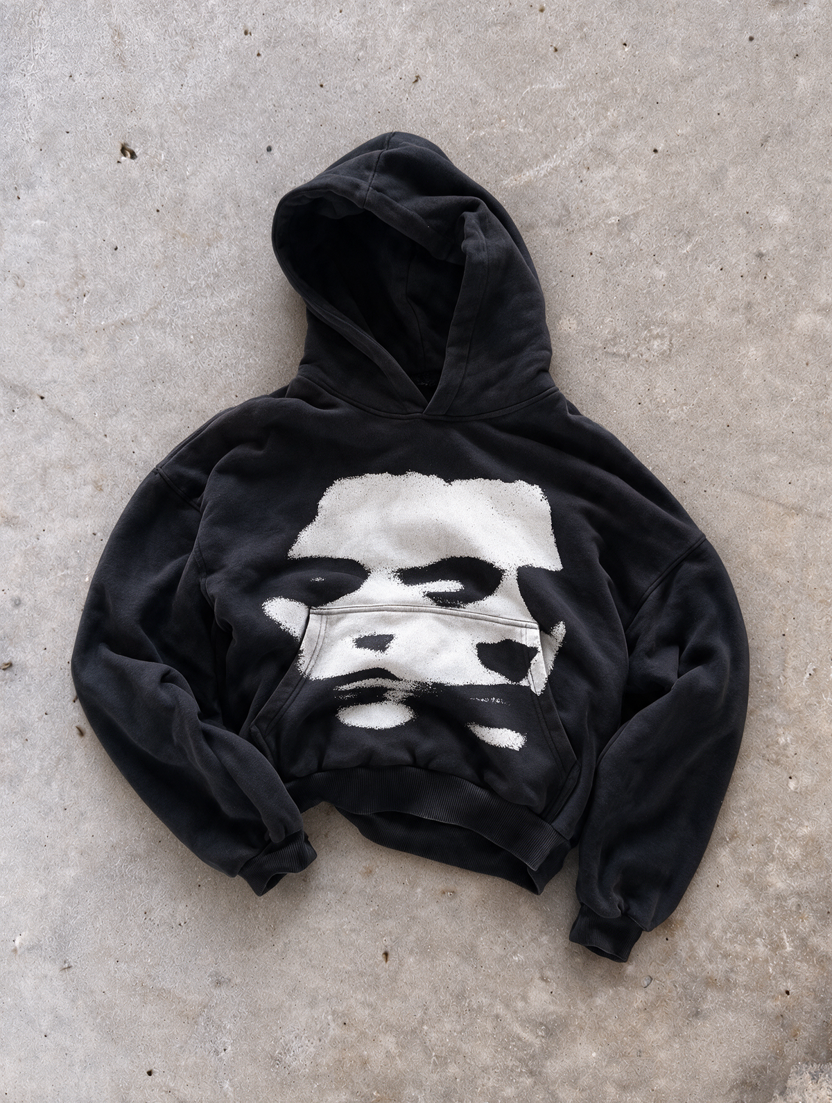 'ALTER-EGO' 500G HEAVYWEIGHT HOODIE — Black — additional product view