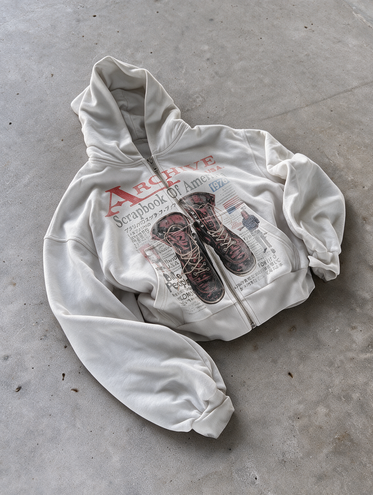 'SCRAPBOOK OF AMERICA' HEAVYWEIGHT BOXY ZIPUP HOODIE — White — additional product view