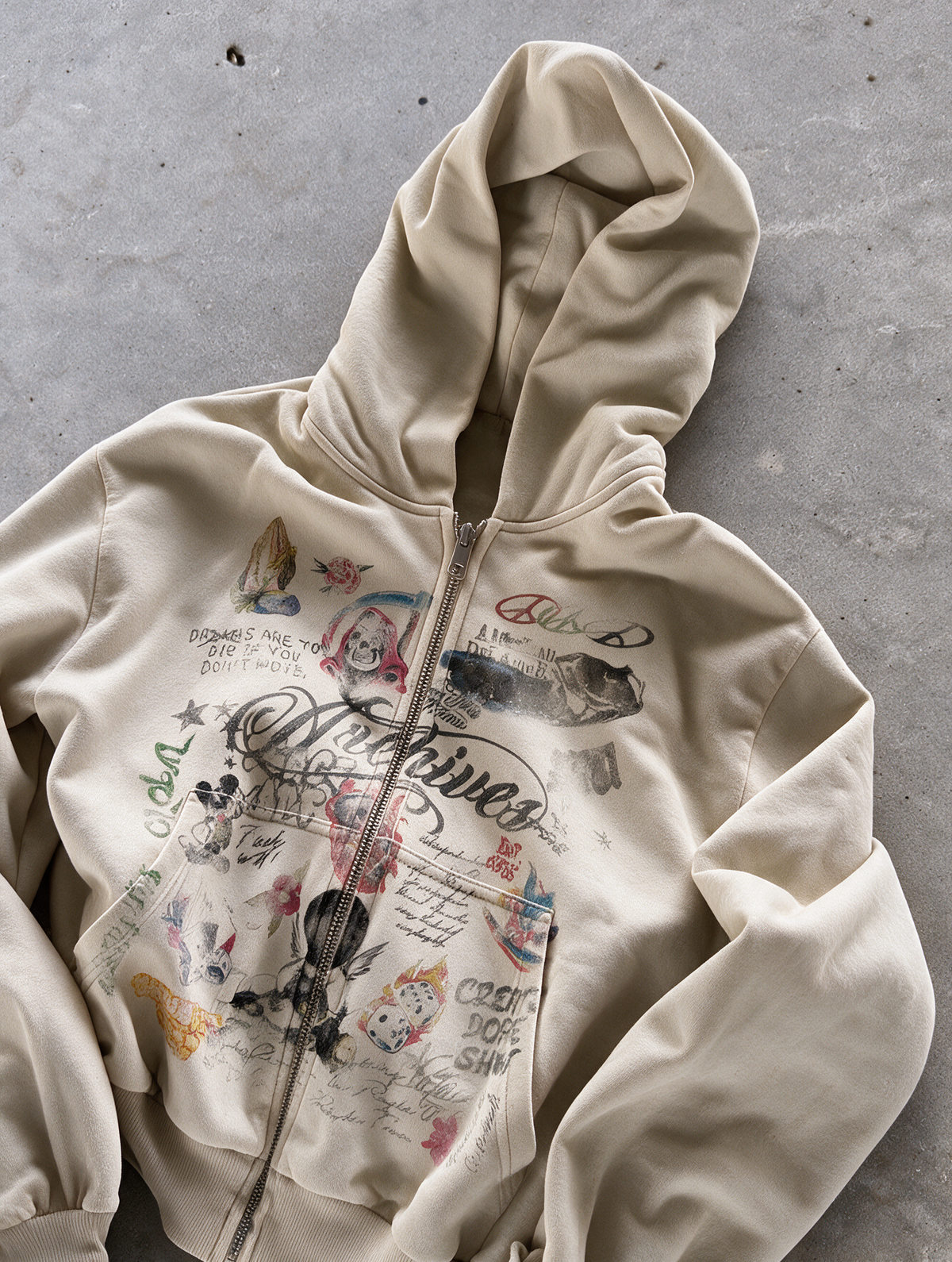 'GRAFFITI DREAMS' HEAVYWEIGHT BOXY ZIPUP HOODIE — Tan — additional product view