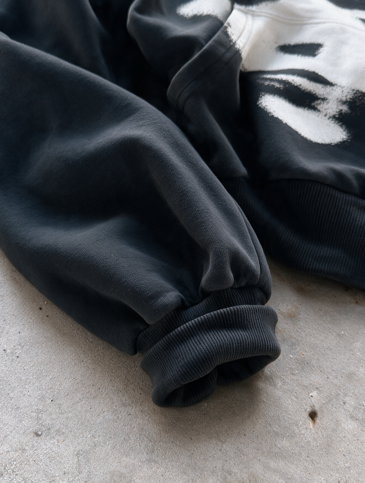 'ALTER-EGO' 500G HEAVYWEIGHT HOODIE — Black — additional product view