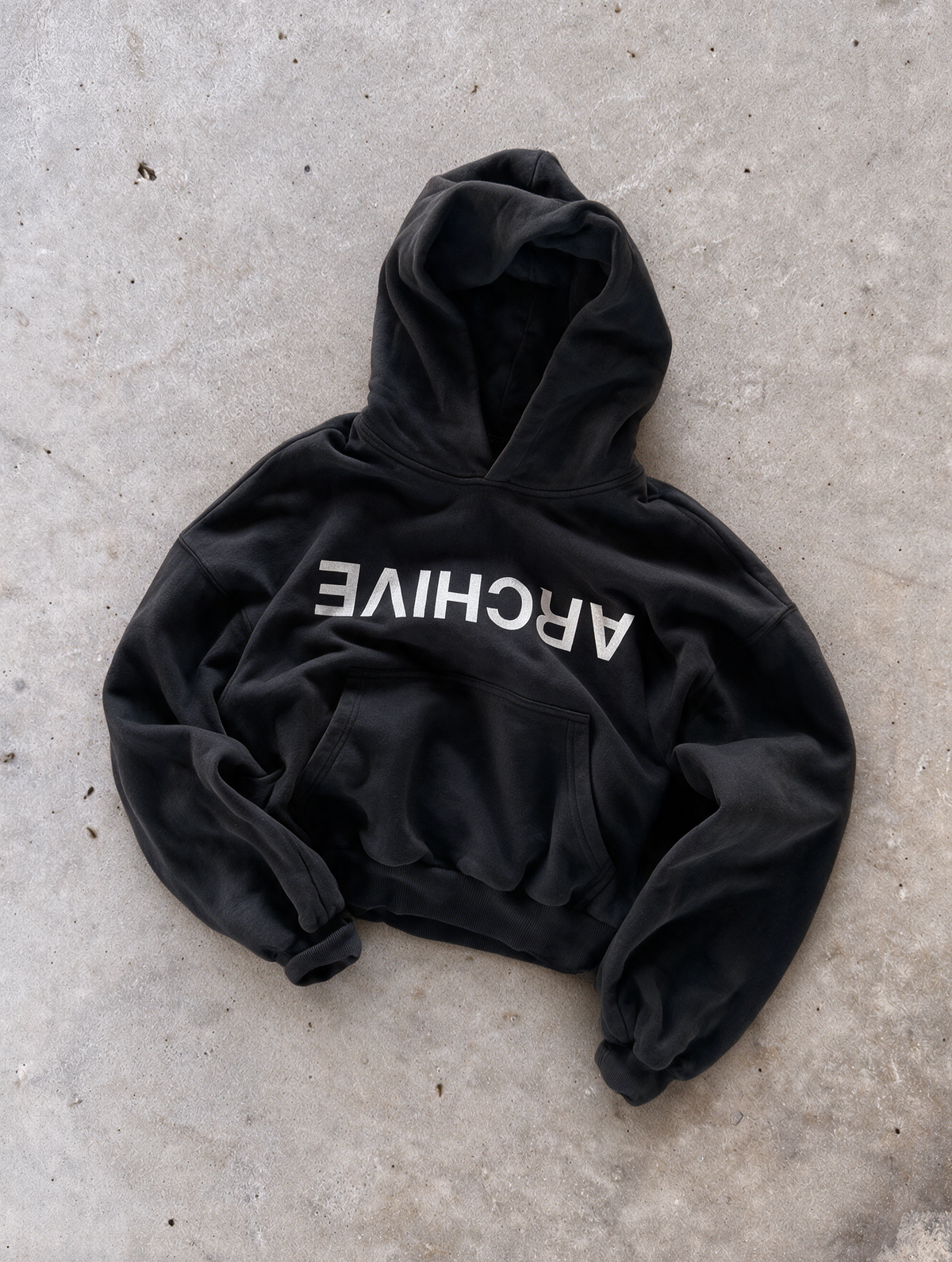 'ARCHIVE9' 500G HEAVYWEIGHT HOODIE — Black — additional product view