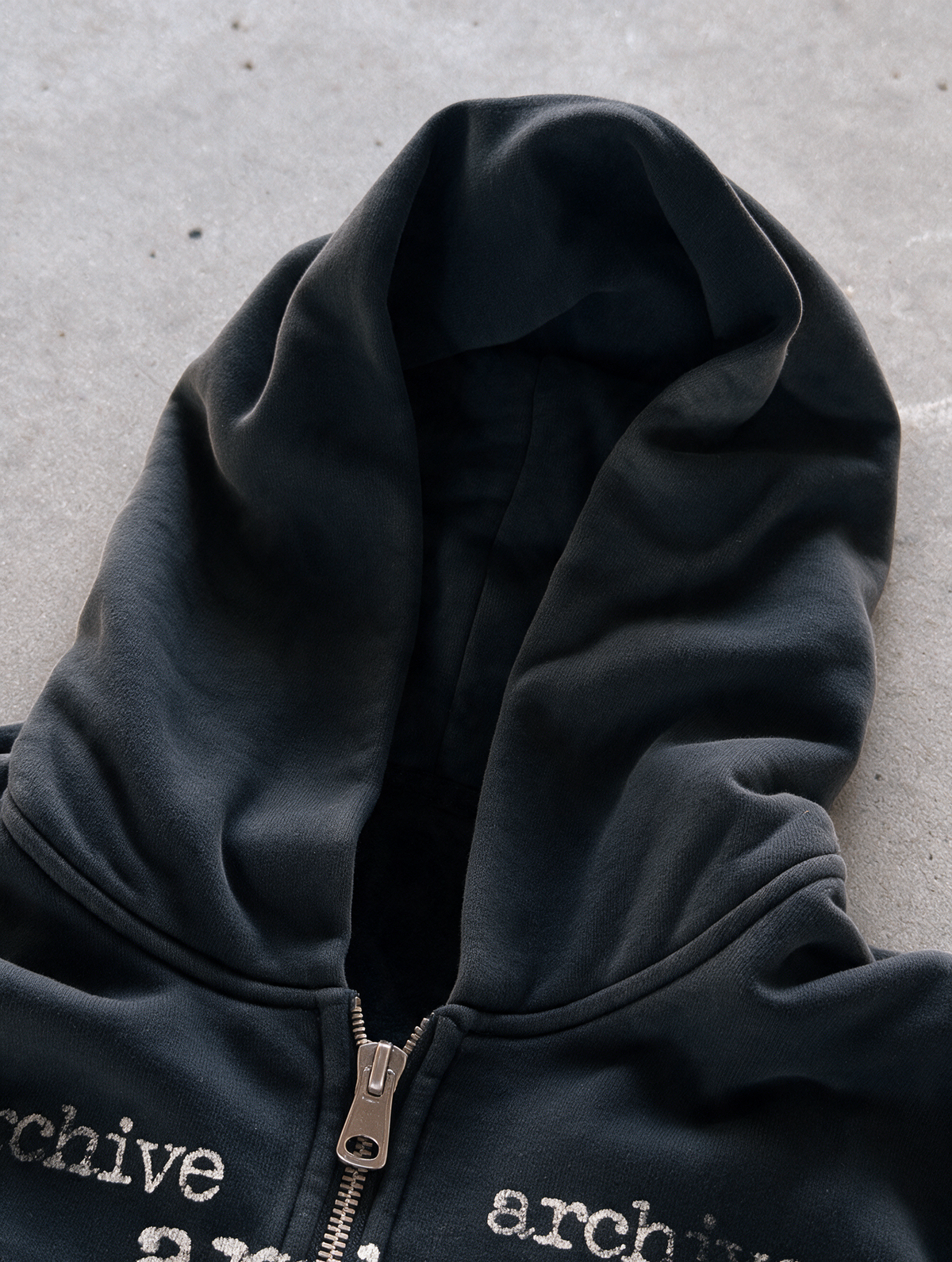 'MATRIX' HEAVYWEIGHT BOXY ZIPUP HOODIE — Black — additional product view