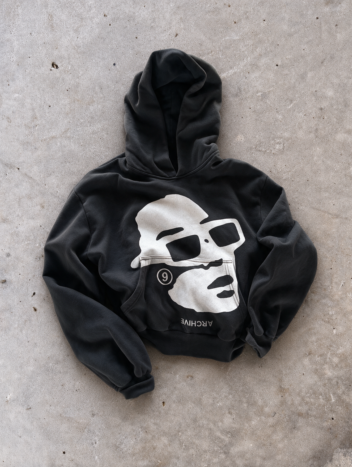 'ARCHIVE9 II' 500G HEAVYWEIGHT HOODIE — Black — additional product view