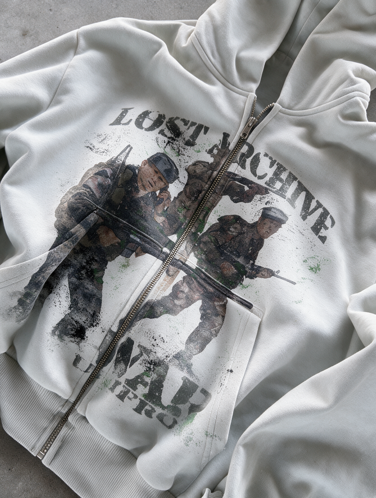 'LOST ARCHIVE II' HEAVYWEIGHT BOXY ZIPUP HOODIE — White — additional product view