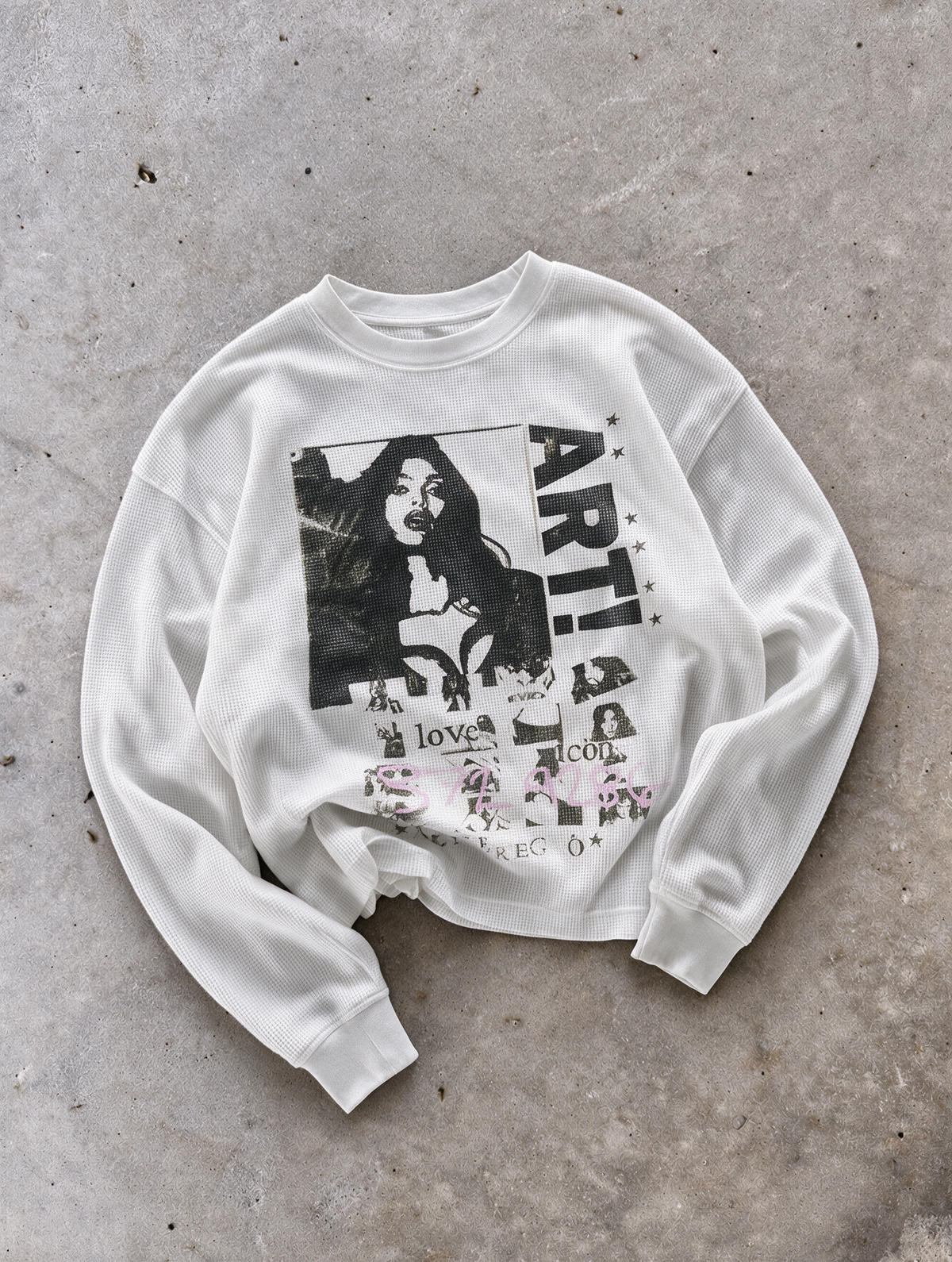 ART white heavyweight thermal, casual flat lay