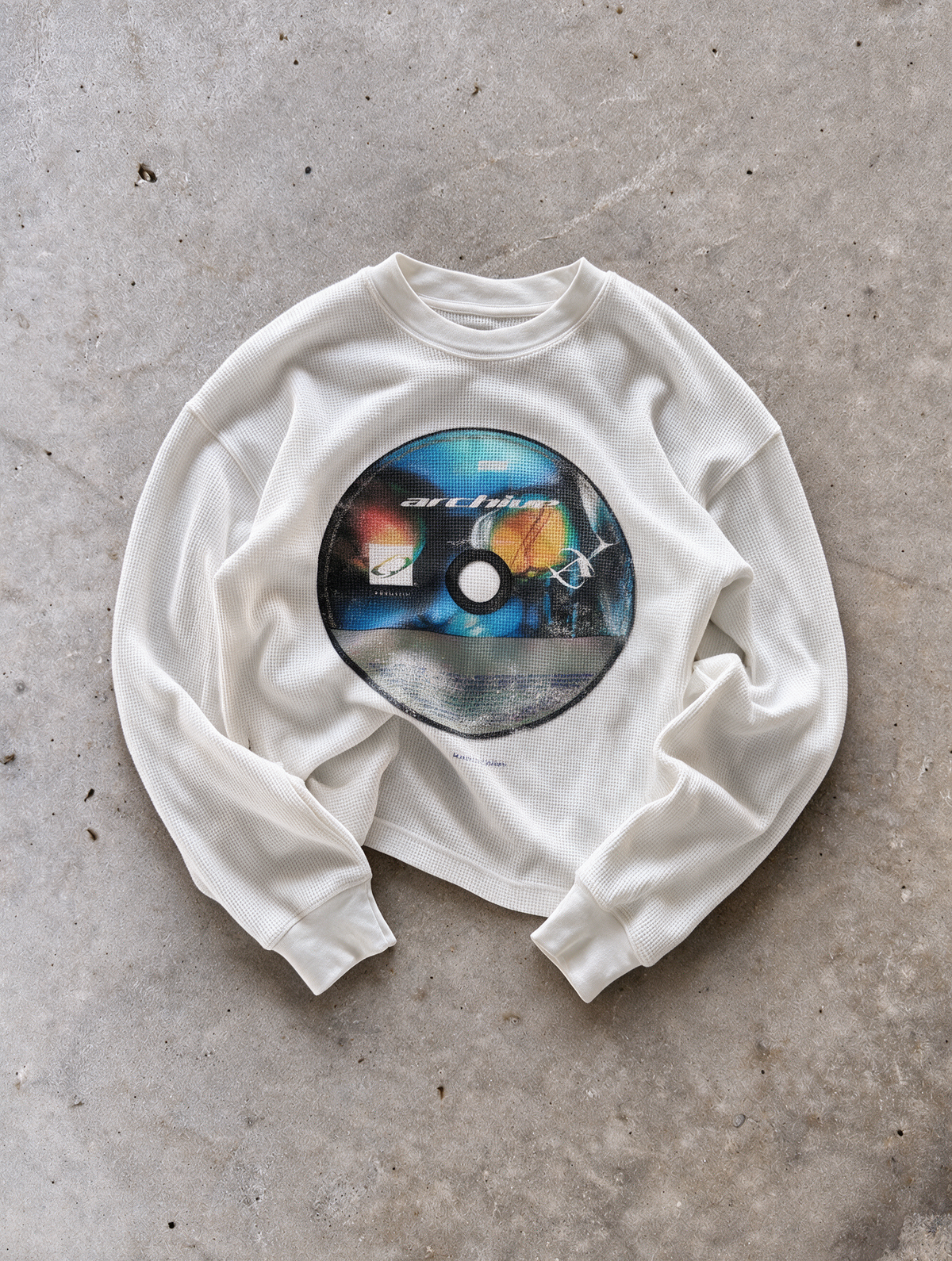 DISK white heavyweight thermal, casual flat lay