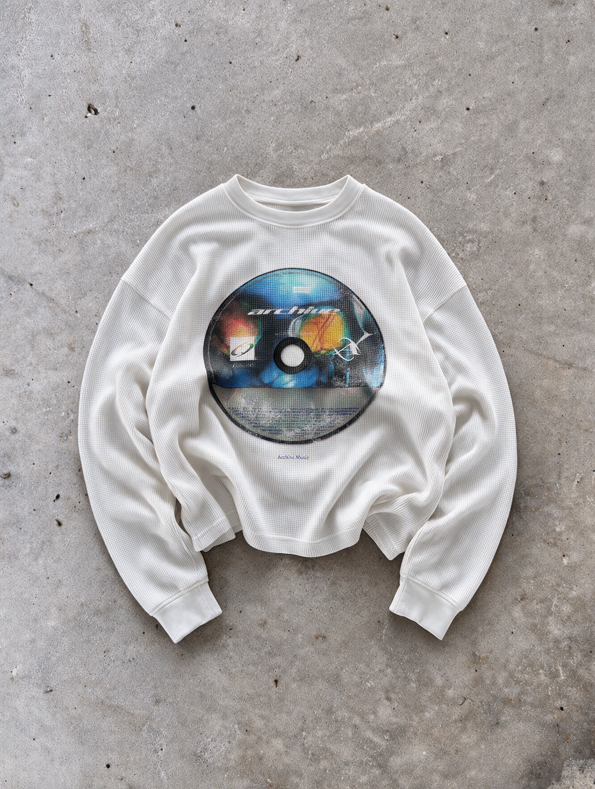 DISK white heavyweight thermal, casual flat lay