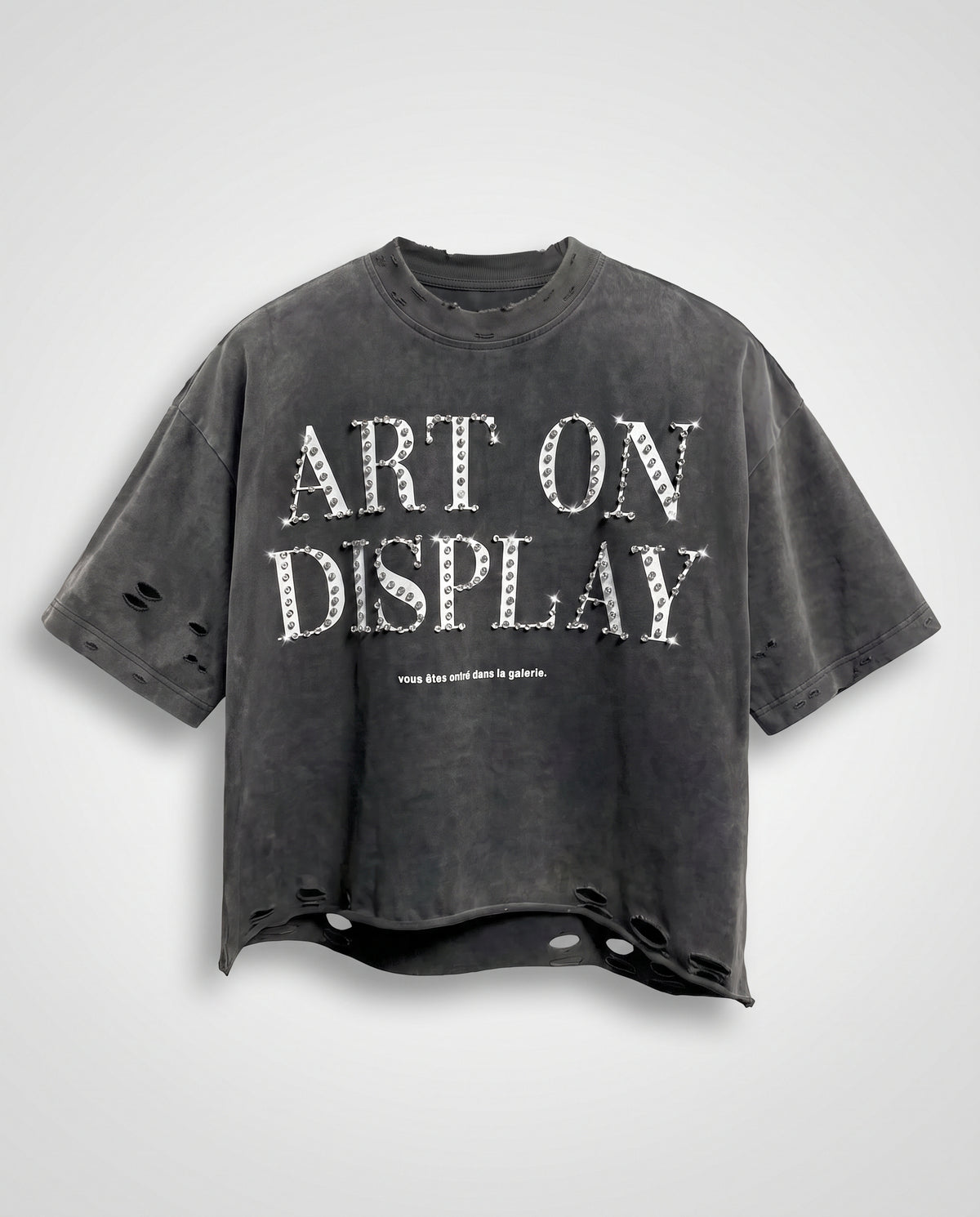 "ART ON DISPLAY" RHINESTONE DISTRESSTED TEE