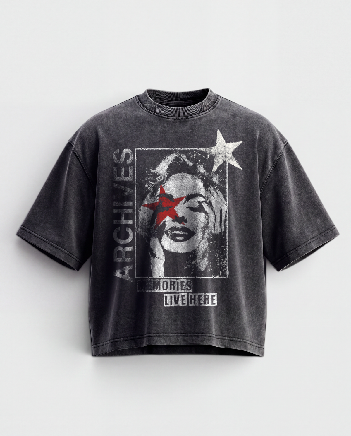 'MEMORIES' GRAPHIC TEE
